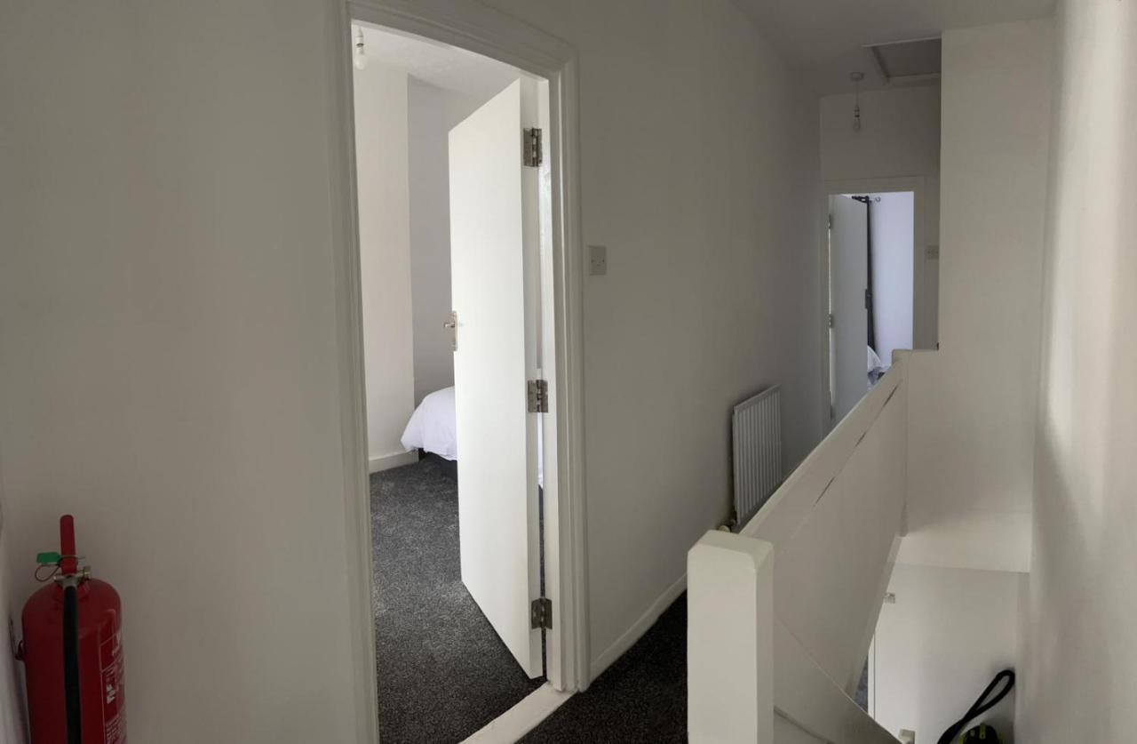 Crown Road Apartment Ситтингбурн Экстерьер фото